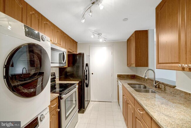 Foto del edificio - 1530 Key Blvd