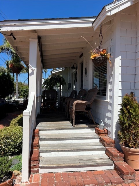 Foto del edificio - 1262 Catalina St