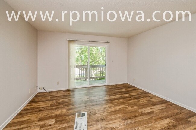 Foto del edificio - $500 off First Month!! 2 Bedroom, 1 Bath Condo in Ankeny