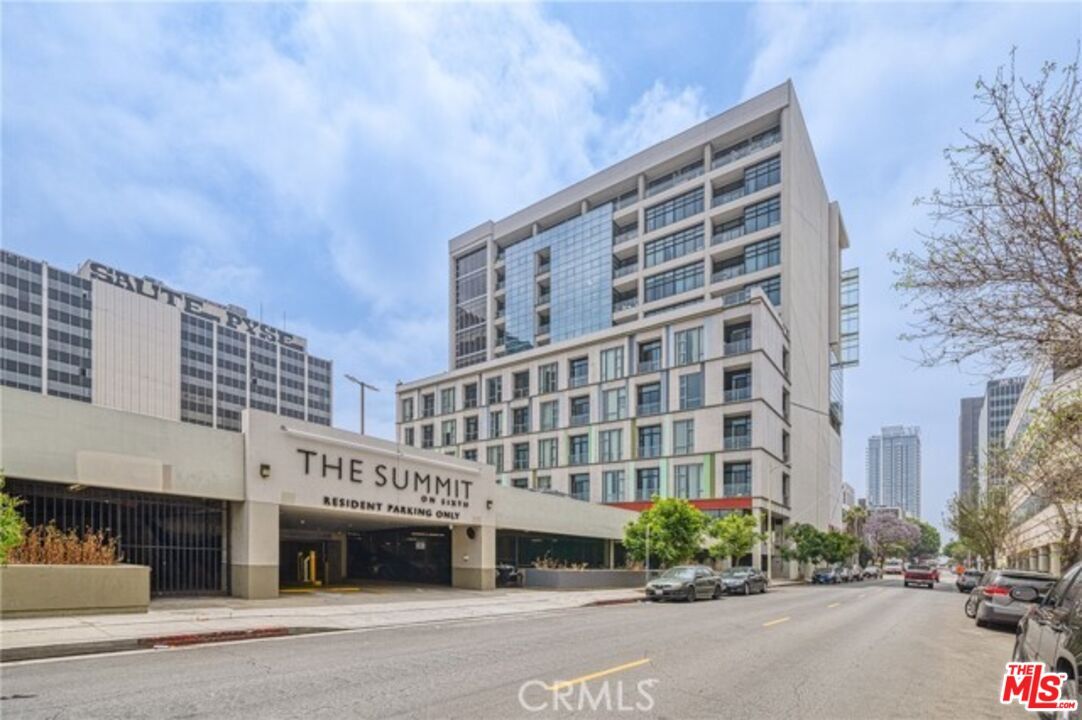 Foto principal - 3223 W 6th St