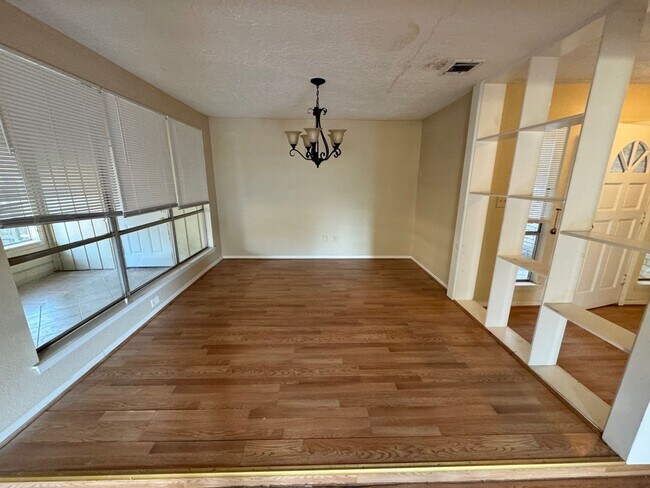 Building Photo - BELOW MARKET RENT!