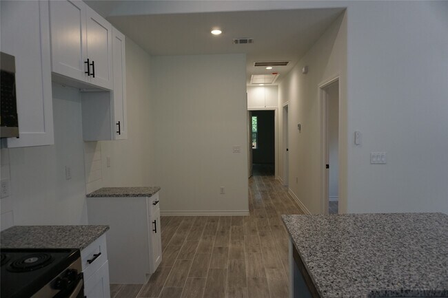 Foto del edificio - 11847 Nelwood St
