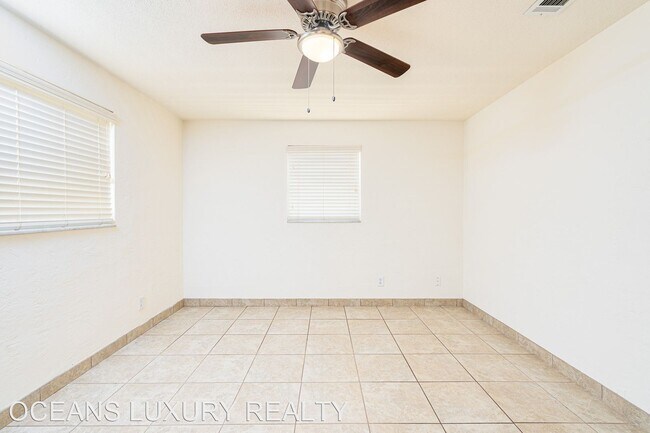Foto del edificio - 3 br, 1.5 bath House - 402 S Willow Ave