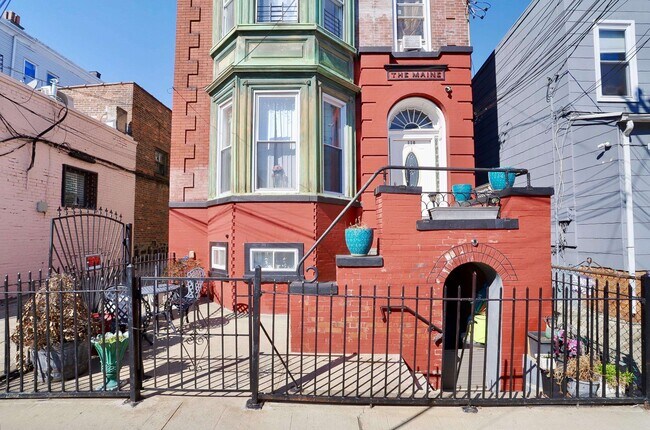 Foto del edificio - 118 Bowers St