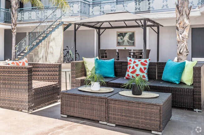 Cabañas - Pacific Place