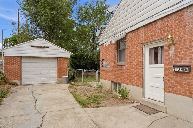 Foto del edificio - 3725 Quincy Ave
