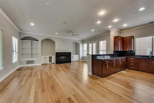 Foto del edificio - 4432 Bowser Ave