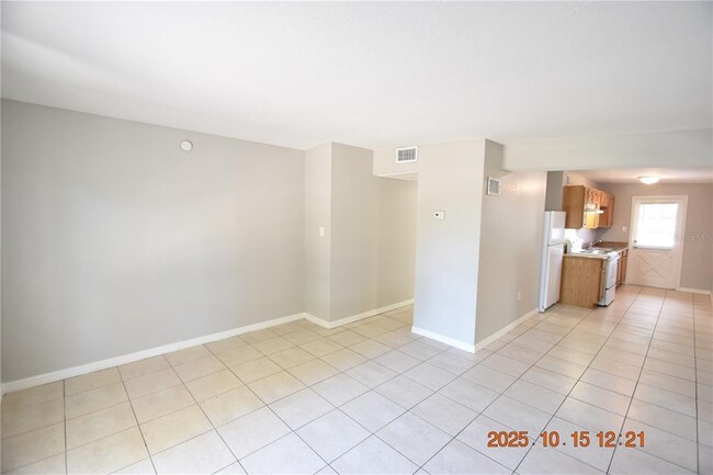 Foto del edificio - 9496 84th St