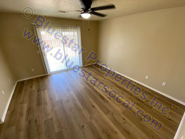 Foto del edificio - 13460 Cahuenga Rd