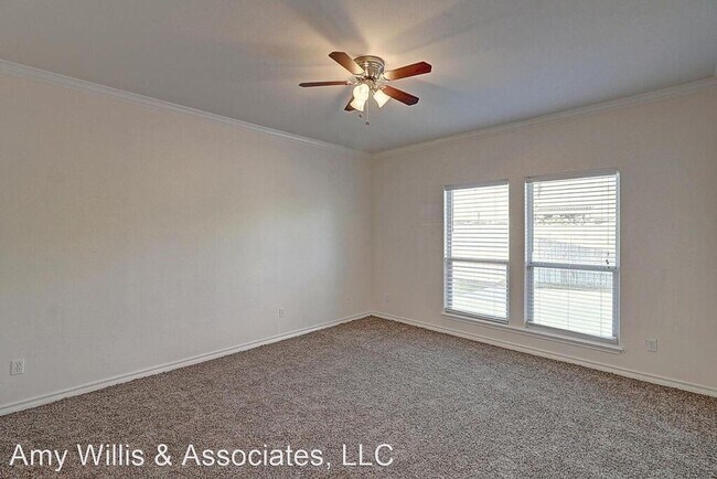 Building Photo - 4 br, 2.5 bath House - 3605 Berkeley Dr
