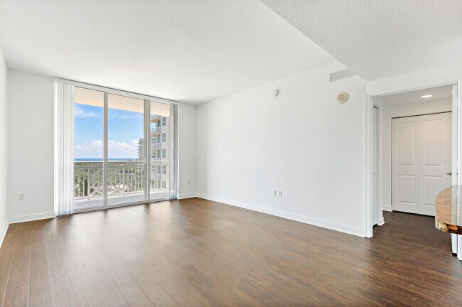 Foto del edificio - 350 N Federal Hwy