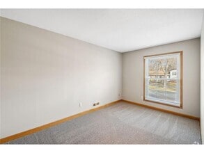 Building Photo - 10561 102nd Pl N