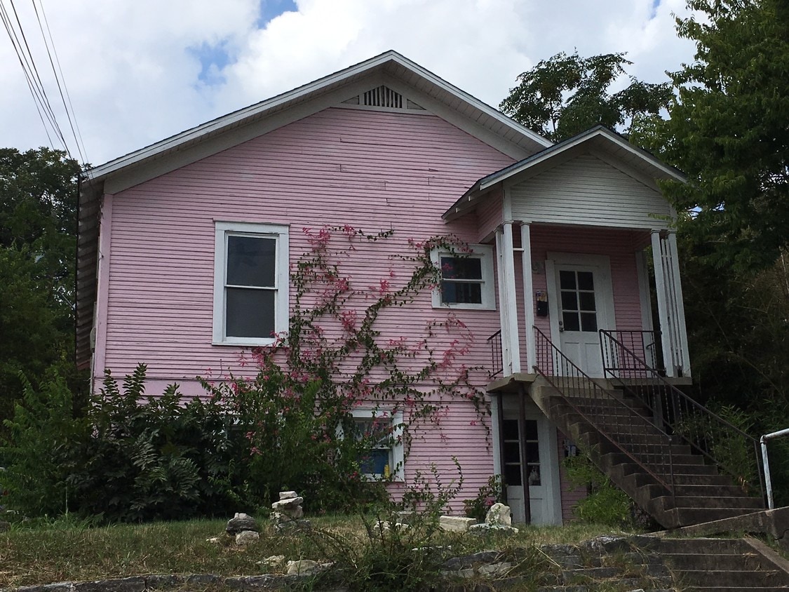 Primary Photo - 1108 Baylor St