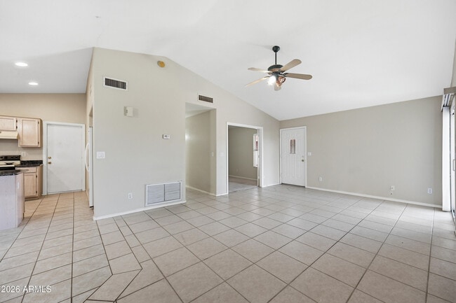 Building Photo - 1025 W Jeanine Dr