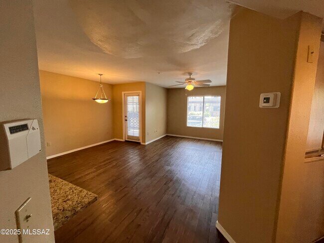 Foto del edificio - 5751 N Kolb Rd