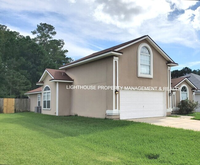 Building Photo - Beautiful and Spacious 5 Bed/2 Bath Home i...