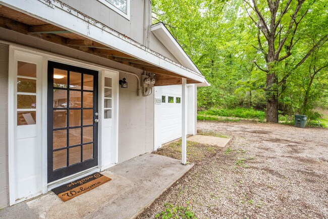 Foto del edificio - 5225 Hunter Rd