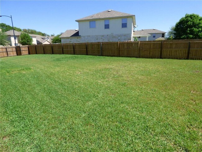 Building Photo - 1600 Melissa Oaks Ln