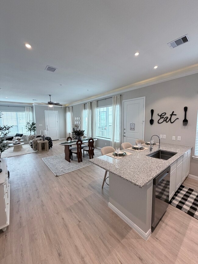 Building Photo - 907 Beebrush Ln
