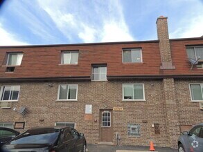 Building Photo - 10479 Dearlove Rd