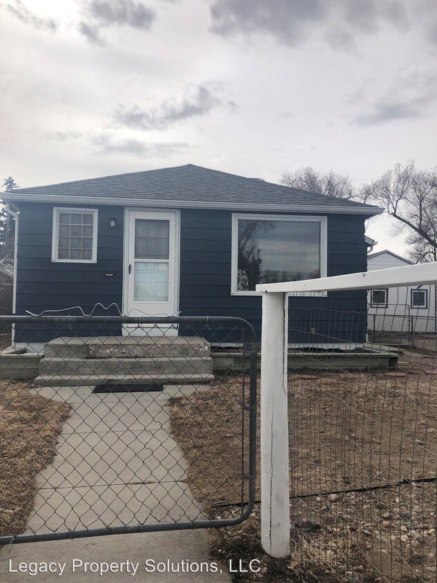 Primary Photo - 2535 E 12th St