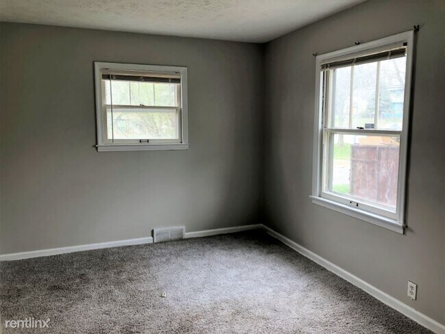 Building Photo - 3 br, 1.5 bath House - 3311 Fontenelle Blvd