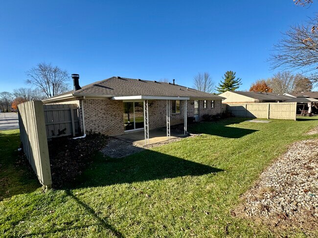 Foto del edificio - 325 Cedar Cliff Rd