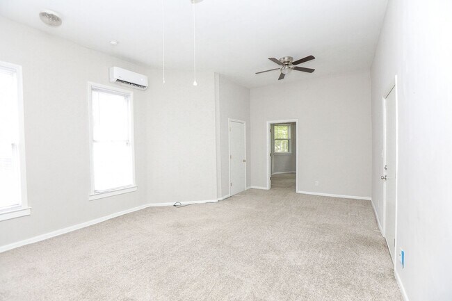 Building Photo - 430 South Street