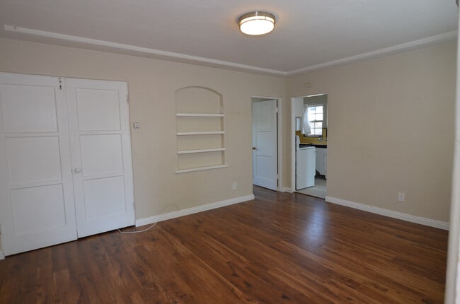 Foto del edificio - 1.Bd/1 Ba in a duplex, in the heart of Cor...