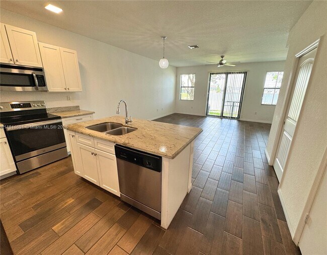 Foto del edificio - 1071 NW 33rd Manor