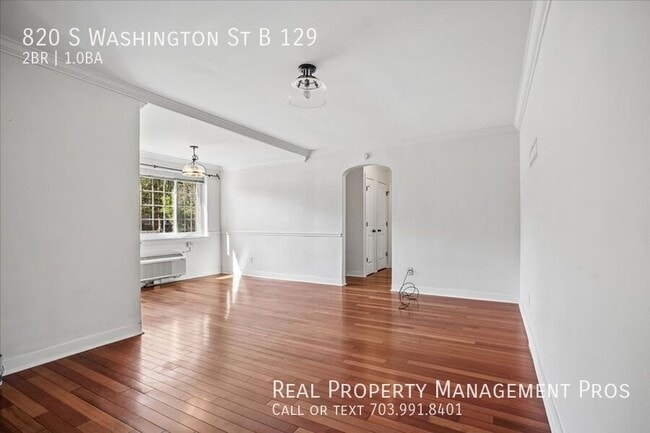 Building Photo - 820 S Washington St
