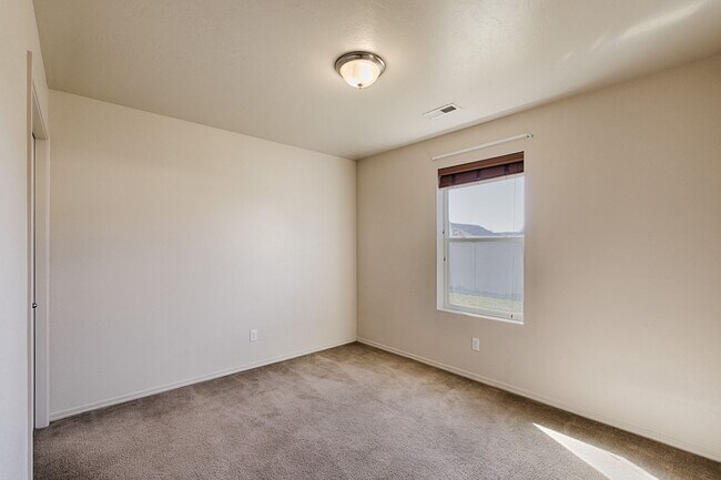 Foto del edificio - 1052 N Star Bright Ln