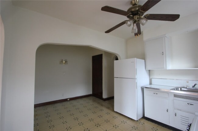 Foto del edificio - 5021 Oleatha Ave