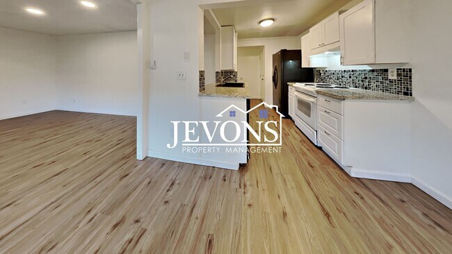 Building Photo - 3915 Mason Loop Road Tacoma, WA 98409