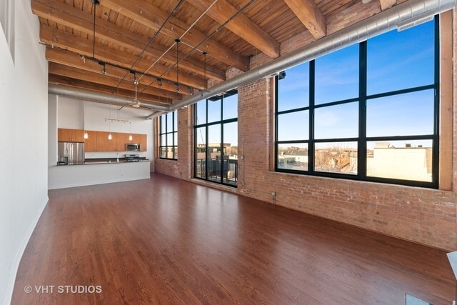 Building Photo - 1750 N Wolcott Ave