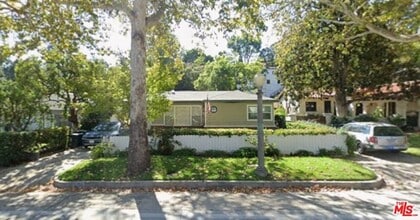 1386 La Loma Rd