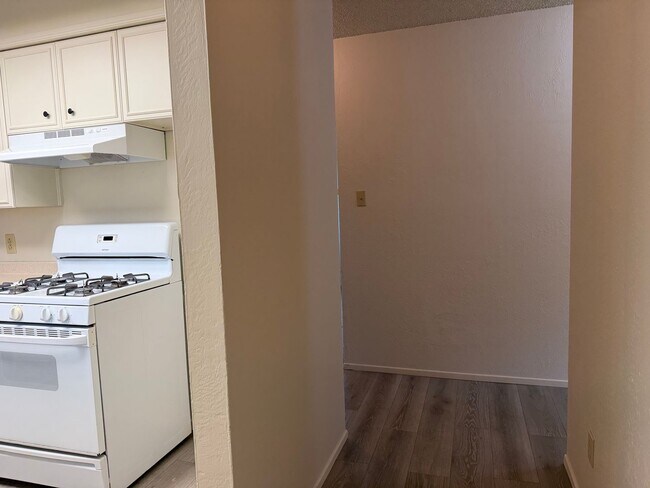 Foto del edificio - Remodeled 3 bedroom 1 bath house