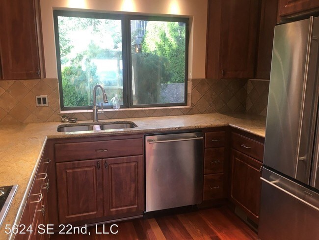 Foto del edificio - 6520 SW Canyon Ct