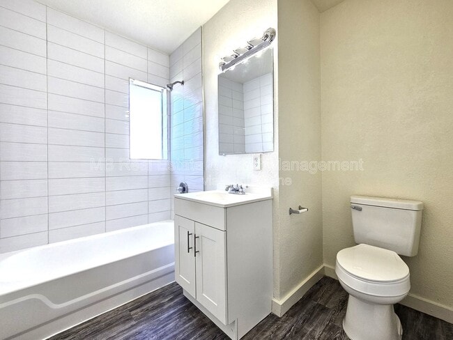 Foto del edificio - 1519 E Oak St