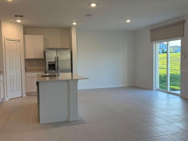 Foto del edificio - 3367 Alexander Dr