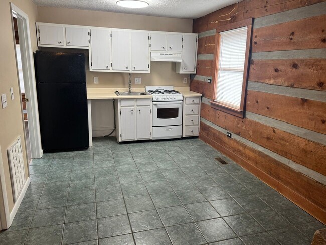 Foto del edificio - 2 Bedroom 2 Bathroom Cottage Home in Johnson City, TN