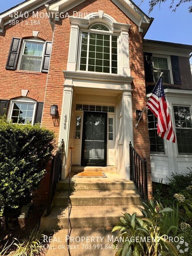 Building Photo - 4840 Montega Dr