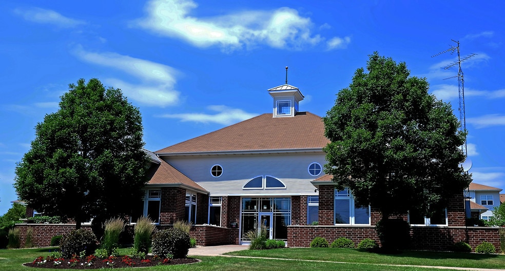 Brookridge Heights Apartments Rentals Bloomington, IL