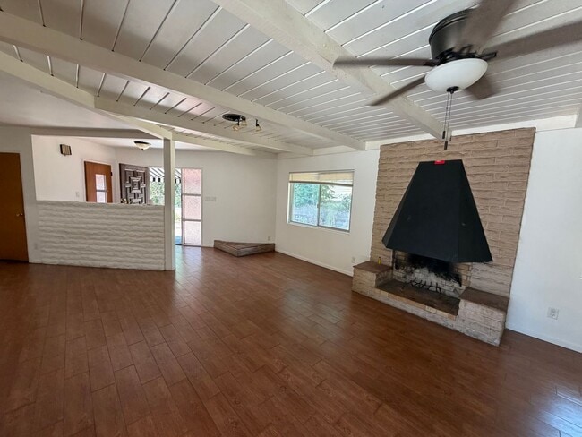 Photo - 764 S University Dr House