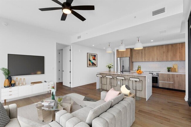 Building Photo - 84 East Ave