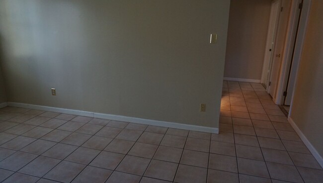 Foto del edificio - Three bedroom in the city!