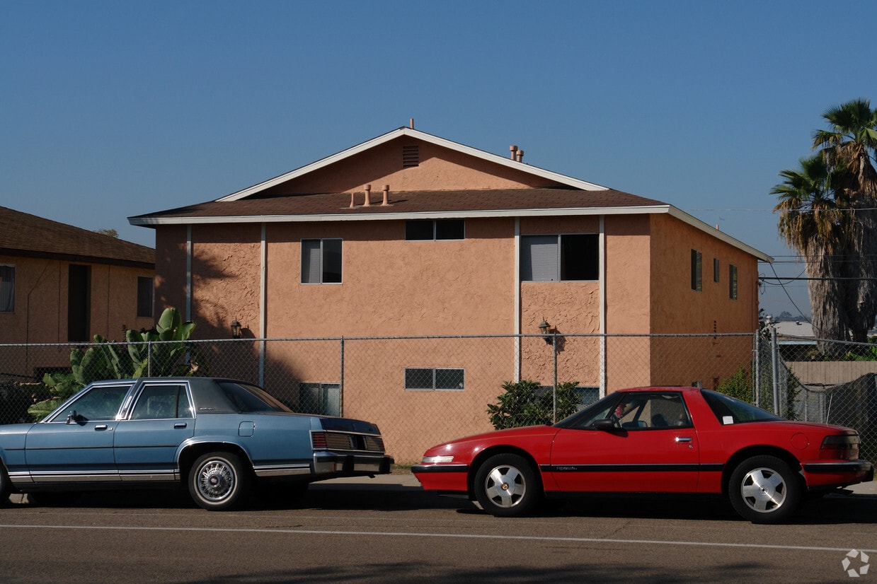 Primary Photo - 836 Grand Ave