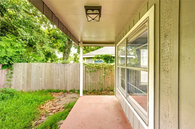 Building Photo - 224 Maddox St