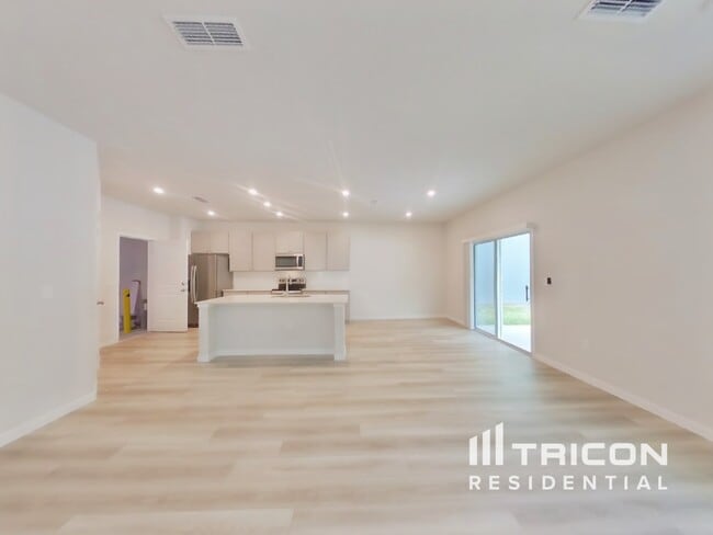 Foto del edificio - 14918 Macadamia Ln