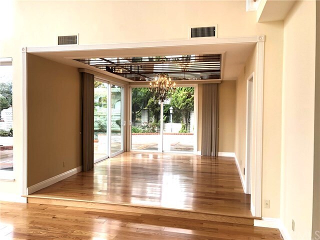 Building Photo - 35 Horseshoe Ln